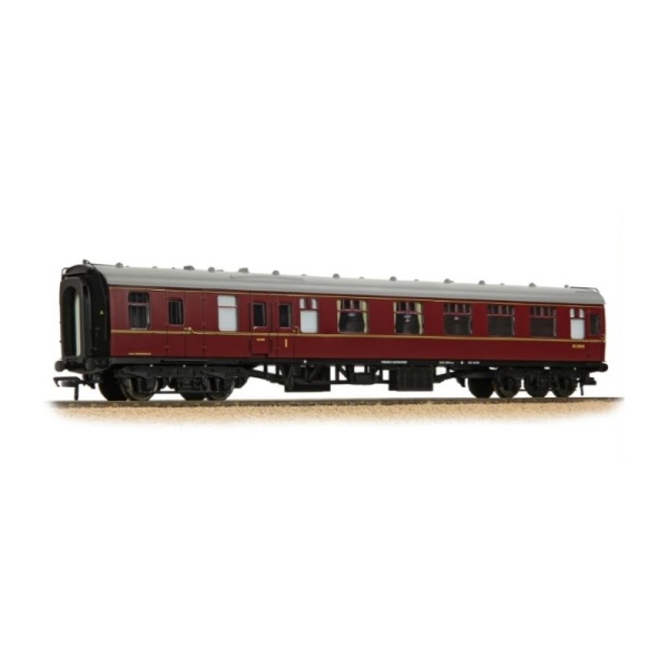 Bachmann 39-226FPF Brake Composite Corridor (with fitted passenger figures)