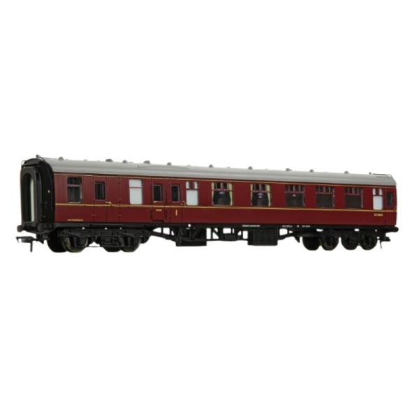 Bachmann 39-226FPF Brake Composite Corridor (with fitted passenger figures)