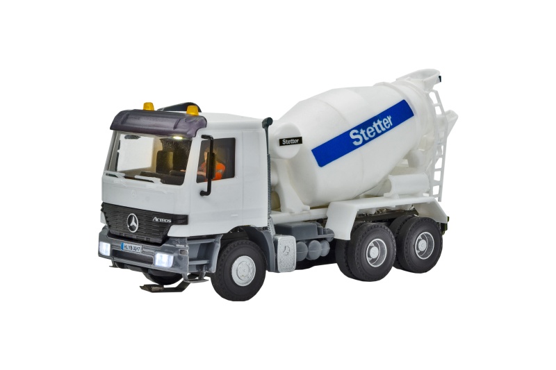 VN8031 H0 MB ACTROS 3-axle concrete mixer truck with rotating flashing lights, basic, functional model