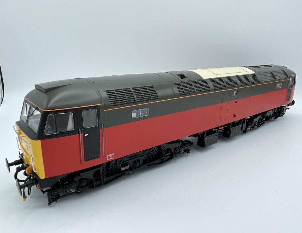 Heljan 4865 Class 47 BR Parcels Red